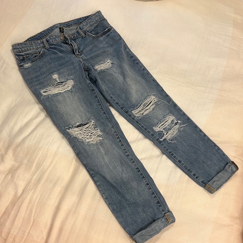 GAP Distressed boyfriend jean